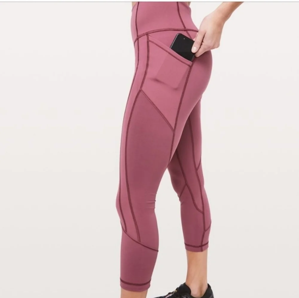 NWOT Lululemon All The Right Places Crop II *23